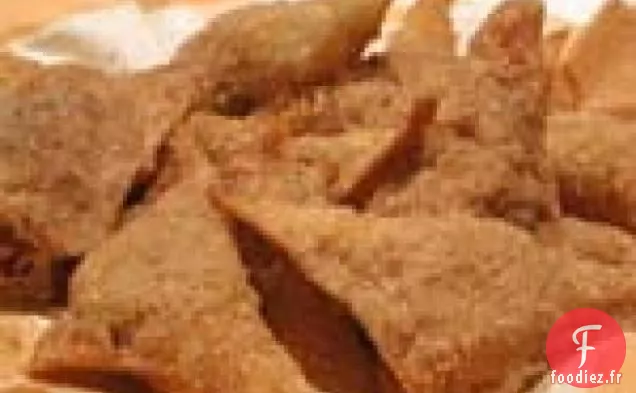 Wontons Croustillants Chauds Farcis au Chocolat et aux Bananes