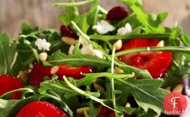Salade de Printemps Cheech's avec Vinaigrette aux Framboises