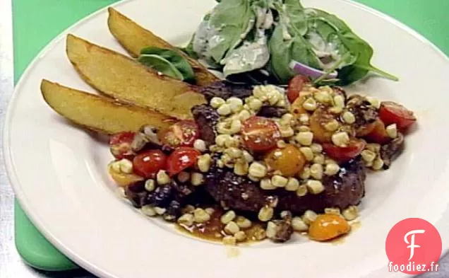 Steak de Surlonge Grillé avec Ragoût de Légumes d'été et Frites de Steak