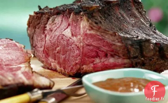 Côte de Bœuf Fumée avec Sauce au Bifteck au Vin Rouge