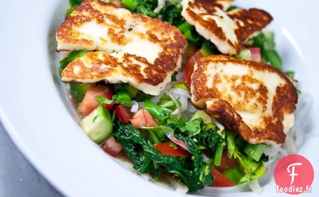 Salade De Nouilles Asiatiques Avec Halloumi Frit