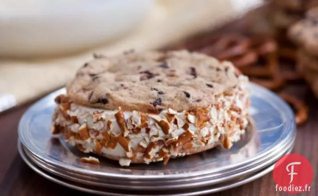 Sandwichs à la Crème Glacée aux Biscuits aux Pépites de Chocolat au Caramel