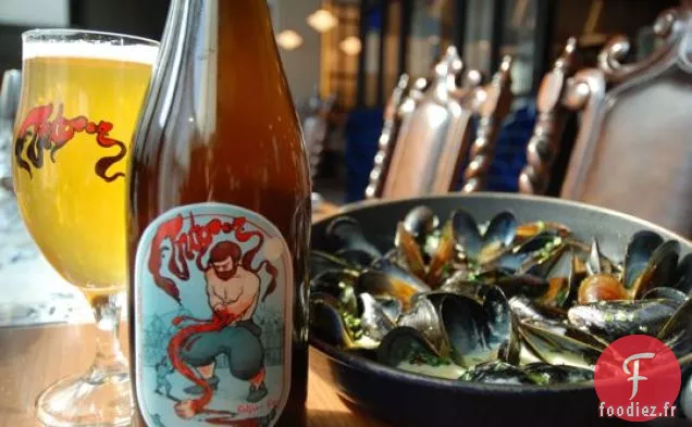 Moules Provençales À La Tomate, Ail, Câpres Et Basilic