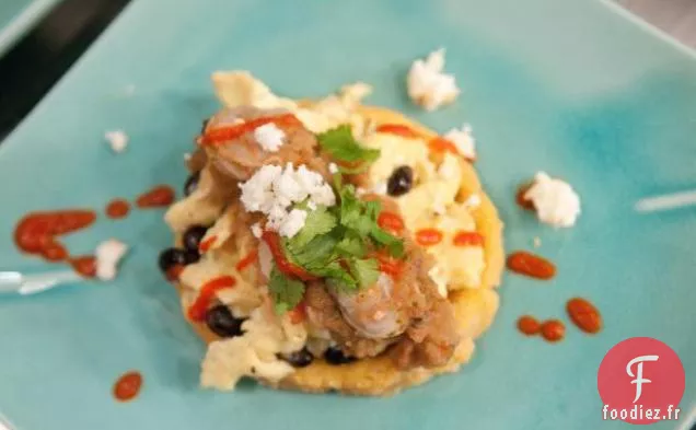 Huevos Rancheros avec Salsa de Palourdes sur des Lunettes faites à la main