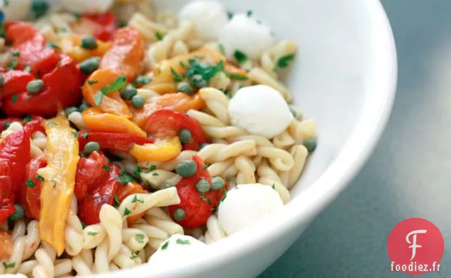 Pâtes Au Poivre Rôti, Aux Câpres Et À La Mozzarella