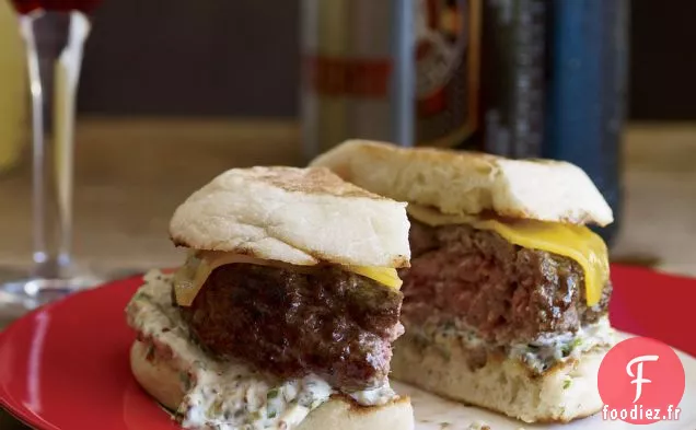 Burgers de Bœuf et d'Agneau au Cheddar et Rémoulade aux Câpres
