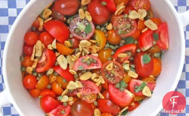 Relish De Tomates Hachées À L'Ail Frit Et Aux Câpres