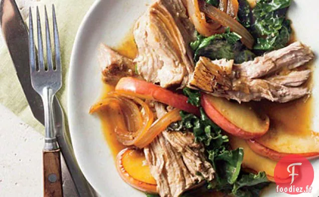 Épaule de Porc au Vinaigre Étouffée aux Pommes et au Chou Frisé