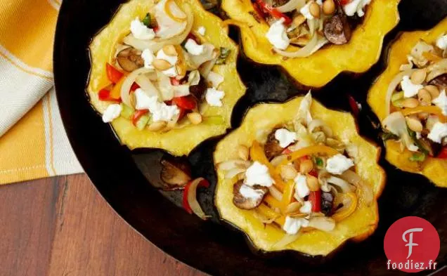 Courge de Gland Rôtie aux Champignons, Poivrons et Fromage de Chèvre