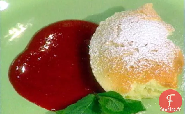 Gâteau au Pudding au Citron et Coulis de Framboises