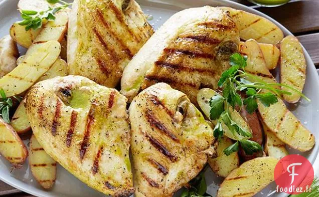 Poulet Grillé avec Vinaigrette à l'Ail Rôti-Origan et Pommes de Terre Fingerling Grillées