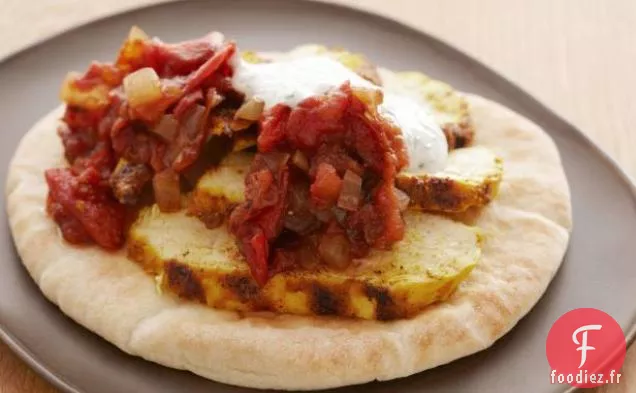 Poitrine de Poulet aux Épices Tandoori avec Confiture de Tomates Grillées et Sauce au Yogourt aux Herbes