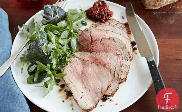 Filet de Bœuf Rôti au Poivre Rôti et Sauce aux Olives Noires