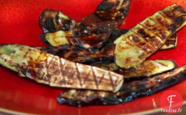 Aubergines Grillées à la Sauce à l'Ail et à la Menthe