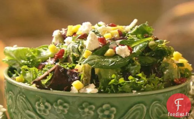 Les Verts mélangés de George's of Tybee Jetés dans une Vinaigrette au miel