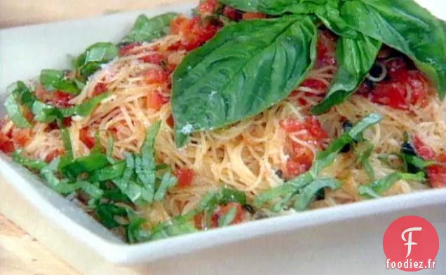 Sauce Tomate Fraîche, Basilic et Ail sur des Pâtes aux Cheveux d'Ange