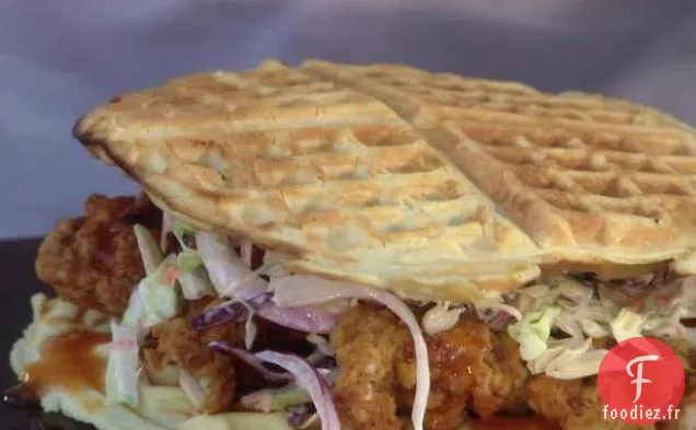 Sliders de Poulet Frit et Gaufres avec Mayo épicée