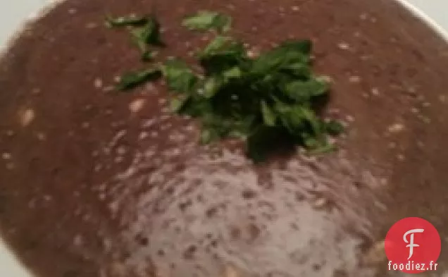 Soupe de Haricots Noirs Épicée à la Mijoteuse