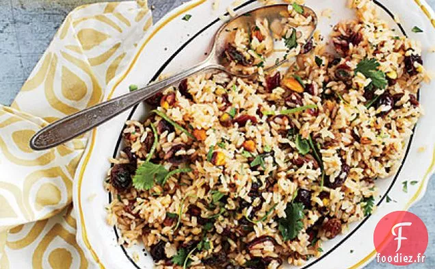 Pilaf de Riz Mélangé aux Fruits Secs et aux Noix