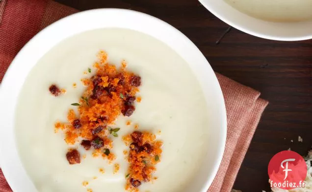 Soupe de Chou-Fleur avec Chapelure Croustillante au Chorizo