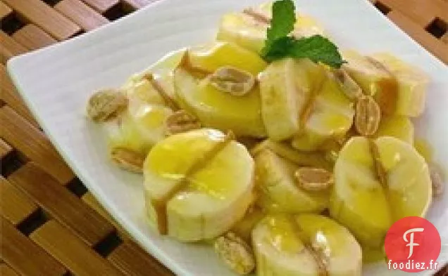 Bananes et Sauce au Beurre d'Arachide
