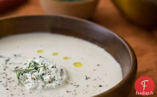 Soupe De Chou-Fleur Rôtie À La Crème Fouettée À L'Aneth