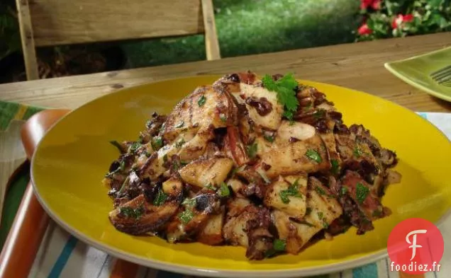 Salade de Pommes de Terre Chaudes Grillées à l'Ail Rôti et Vinaigrette aux Olives Noires