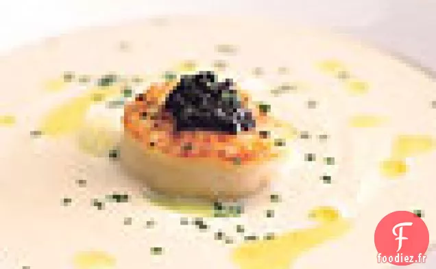 Soupe de Chou-fleur aux Pétoncles Poêlés, Huile de Citron et Caviar Américain