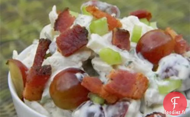 Salade de Poulet Au Bacon et Raisins Rouges
