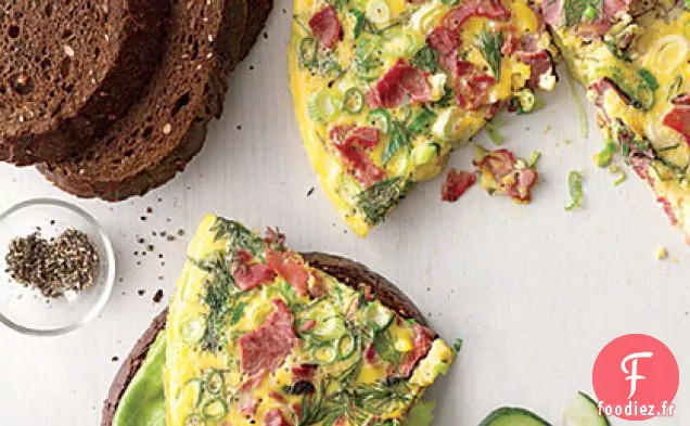 Omelette de Pastrami à face Ouverte sur Pumpernickel
