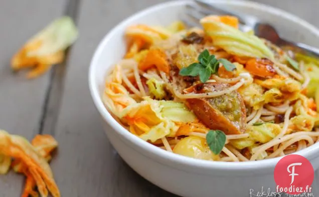 Spaghetti D'Été Aux Tomates Rôties Aux Fleurs De Courge