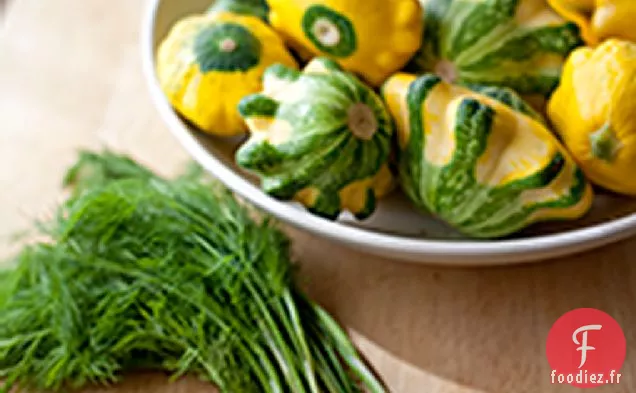 Soupe De Récolte D'Été Au Yogourt À L'Aneth Réfrigéré