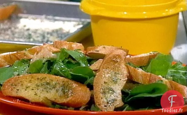 Salade de Roquette, Vinaigrette à l'Échalote et Crostini