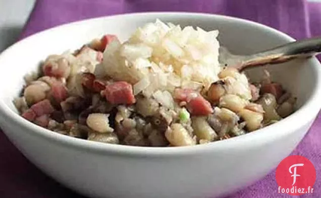 Pois aux Yeux Noirs avec Jambon et Oignons Marinés