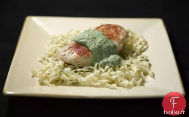 Poulet au Pesto d'Artichaut et Chou Frisé Braisé aux Haricots Roses et au Jambon