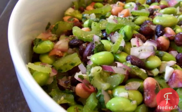Salade D'Edamame, Haricots Noirs Et Petits Pois Aux Yeux Noirs Avec Vinaigrette Au Cumin