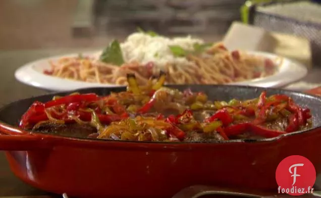 Côtelettes de Porc Étouffées avec des Poivrons et des Oignons