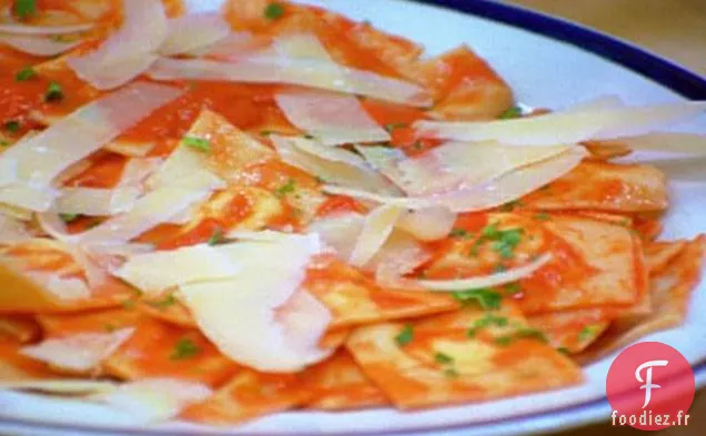 Raviolis au Fromage et Sauce au Poivron Rouge