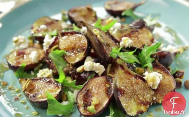 Salade de Figues Grillées Glacées au Miel avec Feta, Pistache et Mizuna