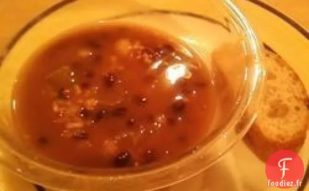 Soupe Épicée aux Haricots Noirs