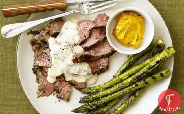 Steak de Flanc Grillé avec Sauce à la Crème de Gorgonzola et Asperges