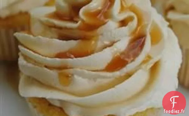 Cupcake aux Amandes avec Glaçage au Caramel Beurre Salé