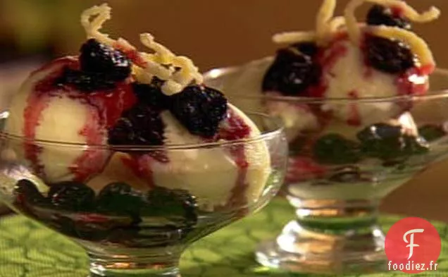 Sundae au Yogourt Glacé Sucré et Acidulé