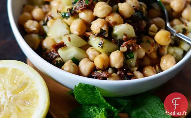 Salade Chaude De Pois Chiches Au Cumin Et À L'Ail