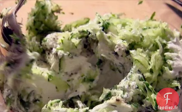 Tzatziki Facile avec Chips de Pita Grillées