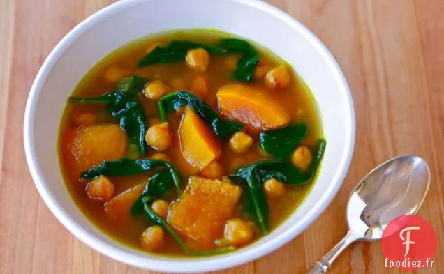 Soupe Végétalienne à la Courge Musquée et aux Pois Chiches