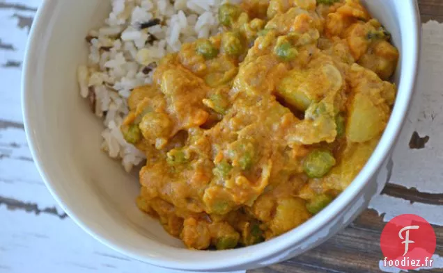 Curry de Pommes de Terre, Igname et Pois Chiches à la Noix de Coco