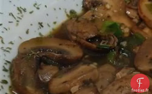 Champignons à la Sauce au Vin Blanc