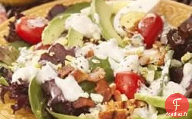 Salade de Poulet Grillé, Tomates et Petits Légumes Verts au Fromage Bleu