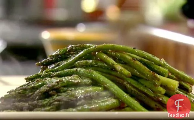 Asperges Rôties au Vinaigre de Rhubarbe